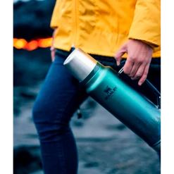 Deals 🎁 Stanley Classic Legendary Bottle | 1.5 QT | Limited-Edition 🤩 -Sweese Elegant Shop B2B Web PNG DSC03579