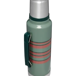 Hot Sale ⌛ Stanley The Vintage Loom Legendary Classic Bottle | 1.5 QT ✔️ -Sweese Elegant Shop B2B Web PNG The Vintage Loom Classic Bottle 1 5QT Heritage Stripe Hero Back